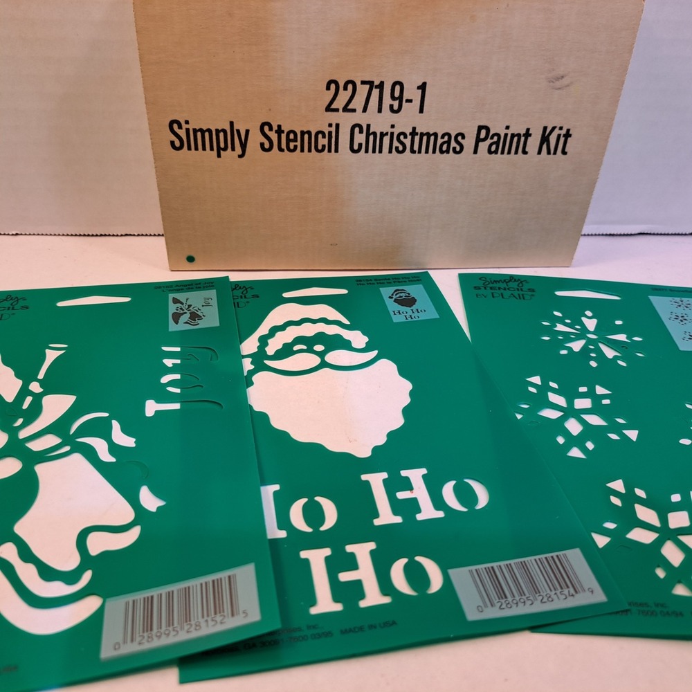 Plaid Simply Stencils Holiday/Christmas Paint Stencil Kit 22719-1